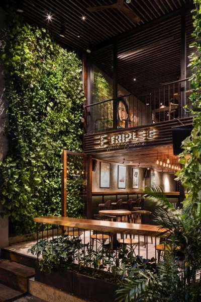 Triple E Hotel Fine Art Museum – Photos 9